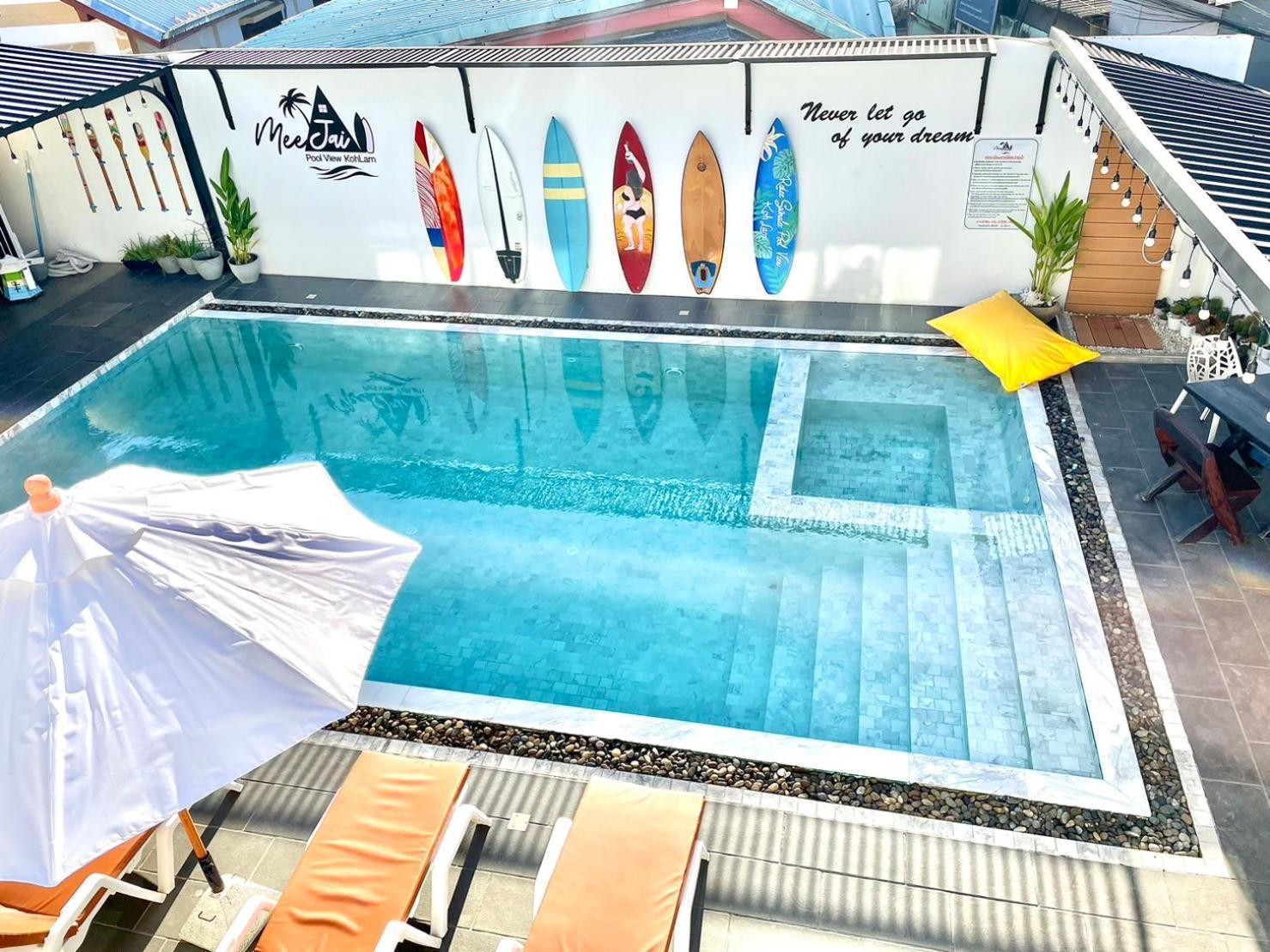 มีใจ พูลวิว เกาะล้าน Meejai Pool View Kohlarn Hotel Bilik gambar